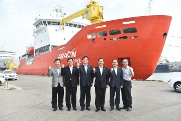 유정복 인천시장,아라온호 모항 입항 환영  제2쇄빙선 건조 지원 사전작업 첫걸음 