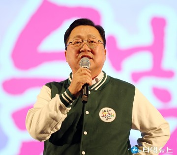 이장우 대전시장, 대덕물빛축제를 즐겨요…내년에는 시(市)가 더 지원 할 것