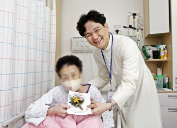대전성모병원, 어버이날 맞아 환자와 지역 어르신에 사랑 전해