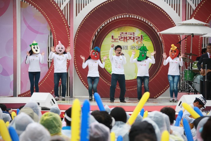 의성산수유꽃 축제 방문갟 10만여 명을 기록 막내려