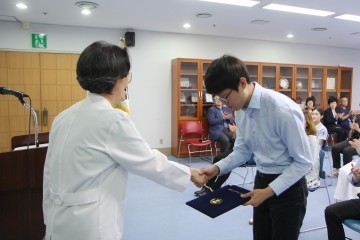 범석학술장학재단, 범석장학증서 수여식