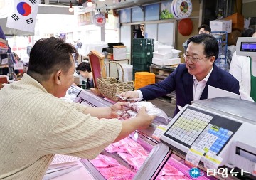 추석 맞아 송강시장 방문한 이장우 대전시장