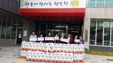 충주 향원식당, 자장면 판매 수익금으로 마련한 화장지 기탁