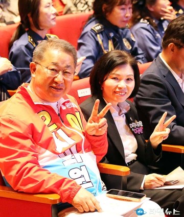 이한영·이금선 대전시의회 의원, 자원봉사 21주년 기념식서 교류