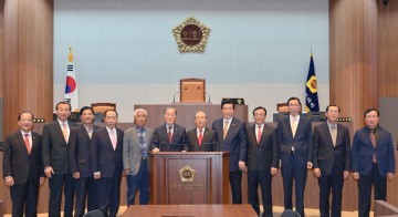 충남도의회 윤석우 의장, 전임 의장 초청 간담회 개최