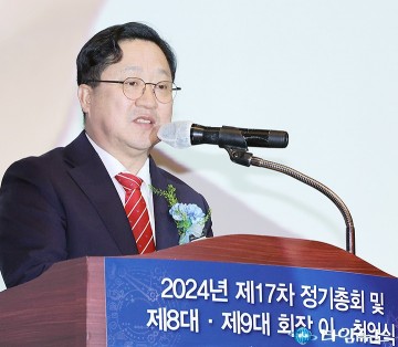 이노비즈협회 대전세종충남지회 이·취임식 참석한 이장우 대전시장