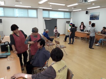 서울 면목초동문회, 충주어르신 장수사진 촬영