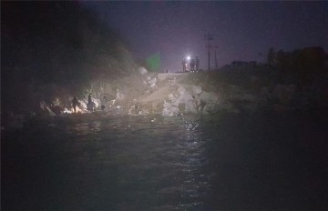 태안해경, 부억도 갯바위 고립자 20대 3명 구조