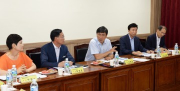 안희정 지사, 기능경기대회 출전 선수·지도교사 격려