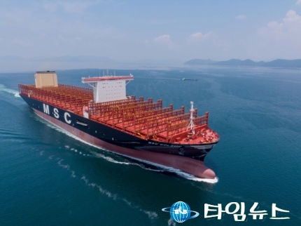 삼성중공업...'세계 최대 2만3천TEU급 컨테이너선' 건조 출항