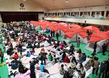 영양군 산불피해 지역, 구호물품 지원 이어져