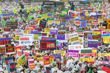 신천지예수교회, 광화문에서 한기총 CBS 규탄대회 열어!
