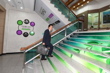 청주시의회, ‘내몸을 지키는 건강 디딤돌’ 건강계단 조성