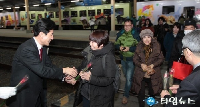 포항시,매주 금요일 밤 ‘포항 한밤애(愛)열차’가 달립니다