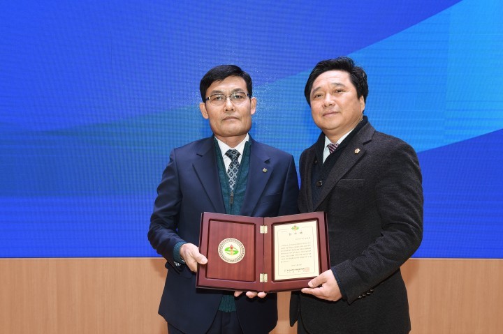 김호겸의원,농촌지도자 연합회 감사패수상
