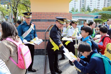 광주경찰,  ‘스쿨존 하교길 교통안전 캠페인’ 실시