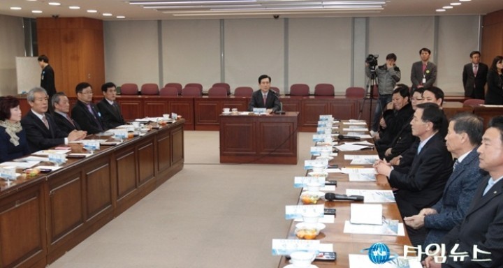 이강덕 포항시장, KTX개통 앞서 위생관련 단체장과 간담회!