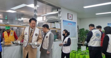 국제라이온스협회 355-B1지구, 개미꽃동산 사랑의식당에 기부금 전달 