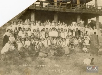 2021 옛사진 공모전 대상‘1938년 경북도립안동의원 8명 간호사’선정