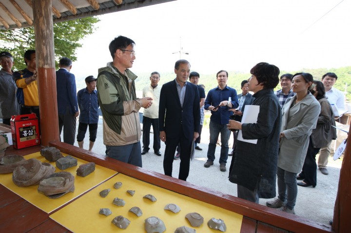 진안 도통리 중평 청자가마터 문화재조사문화재청장 조사현장 방문