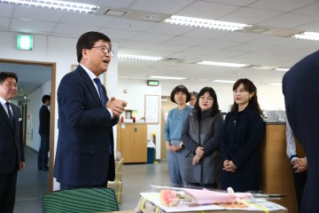 최교진 세종시교육감, 세계 여성의 날 맞아 여성 직원들의 애로사항 청취
