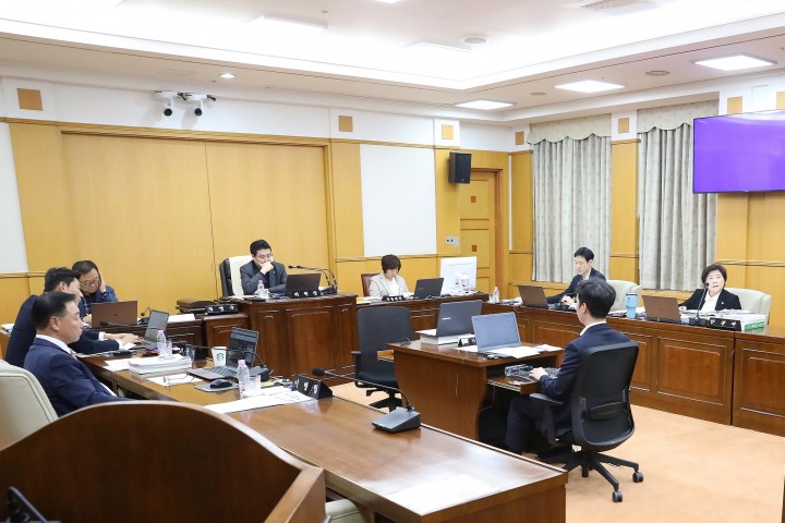 대전시의회 행정자치위원회, 인재개발원 등 행정사무감사 진행