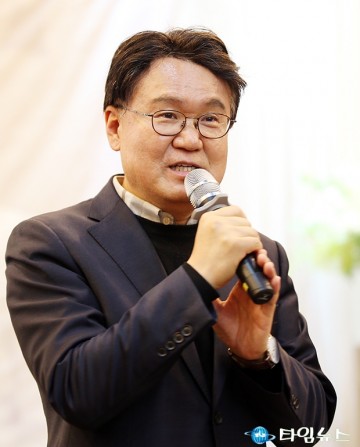 황운하 의원, 오늘의 주인공은 박범계 의원