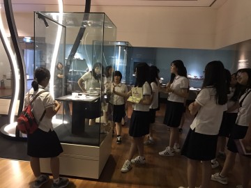 상주박물관“상주, 도자기”특별기획전 관람객 줄이어 