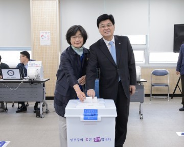 이춘희 세종시장, 사전투표