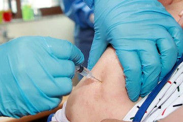 50대 코로나19 백신 접종 원활, 접종 속도 붙어