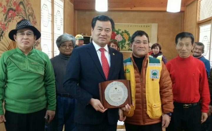 대전시의회 송대윤 의원, 자원봉사단체 ‘유산회’로부터 감사패 받아!