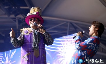 ‘대전 0시 뮤직페스티벌’에서 공연하는 노라조