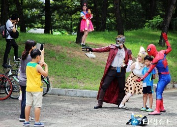 디쿠 페스티벌(DICU Festival) 즐기는 시민들!