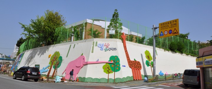 염포산 터널 초입 ‘일산초 옹벽 디자인’ 개선 완료