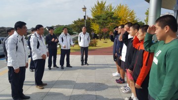충남도의회 교육위, 충남 고등부 선수단 격려!