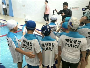 완도해경, 해상안전사고 예방을 위한 생존수영 교육 실시