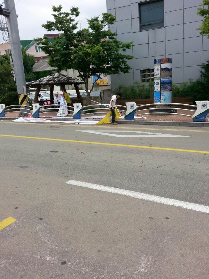 개학기 학교주변 불법 광고물 일제 정비