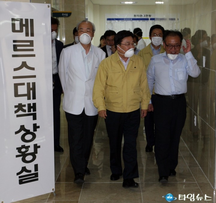 권선택 대전시장, 군 의료진 지원된 대청병원 방문 격려