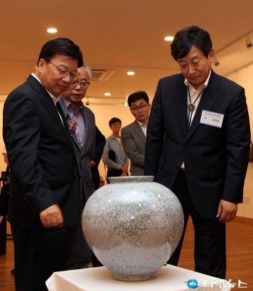 권선택 시장·김경훈 의장, 도자기에 빠지다!