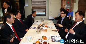 오찬 회동하는 이장우 대전시장과 한동훈 비대위원장