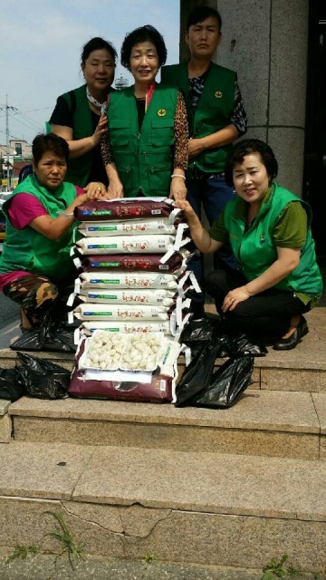오송읍새마을부녀회  저소득층에게 송편 및 백미전달