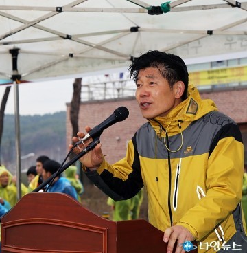 인사하는 박종래 대덕구의회 의장