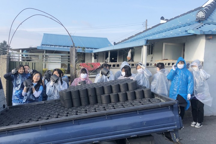 신태인 왕신여고 학생들 사랑 나눔 연탄 봉사 펼쳐