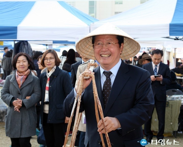 장종태 서구청장, “잘 어울리나요?”