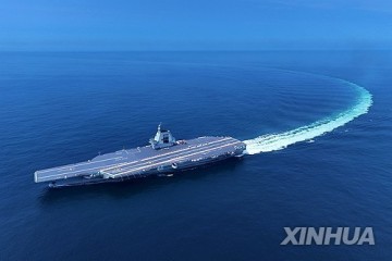 中 항모 전력화 EEZ 침범..서해 좁아진다..구조물 백령도 40km까지 장악..  