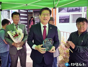 구즉2통 감사패 받은 이희환 유성구의회 의원, 진정성 빛났다