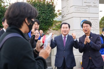 김지철 충남교육감, 홍성 수능 시험장 찾아 수험생 응원