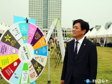 룰렛 돌리는 조승래·김경훈·박영순