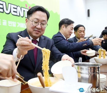 “꿈돌이 라면, 이제 대전의 얼굴입니다!”…이장우 대전시장도 반한 한 그릇의 힘