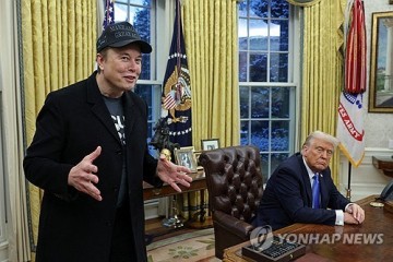 트럼프 "30분안에 나가세요" 짐싼 美공무원 1만명 육박